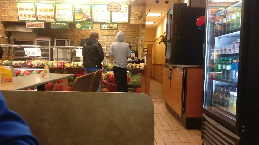 Subway | restaurant | 910 Queenston Rd #7, Stoney Creek, ON L8G 1B5, Canada | 9056645416 OR +1 905-664-5416