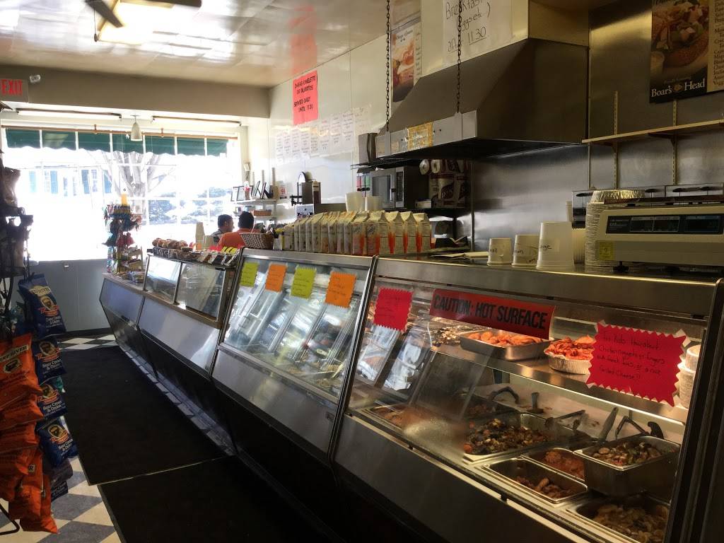 Village Green Deli | restaurant | 26 Village Green, Bedford, NY 10506, USA | 9142349352 OR +1 914-234-9352