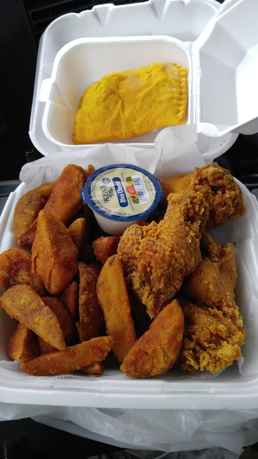 Mojoes Pizza | restaurant | 337 Genesee St, Rochester, NY 14611, USA | 5852353930 OR +1 585-235-3930