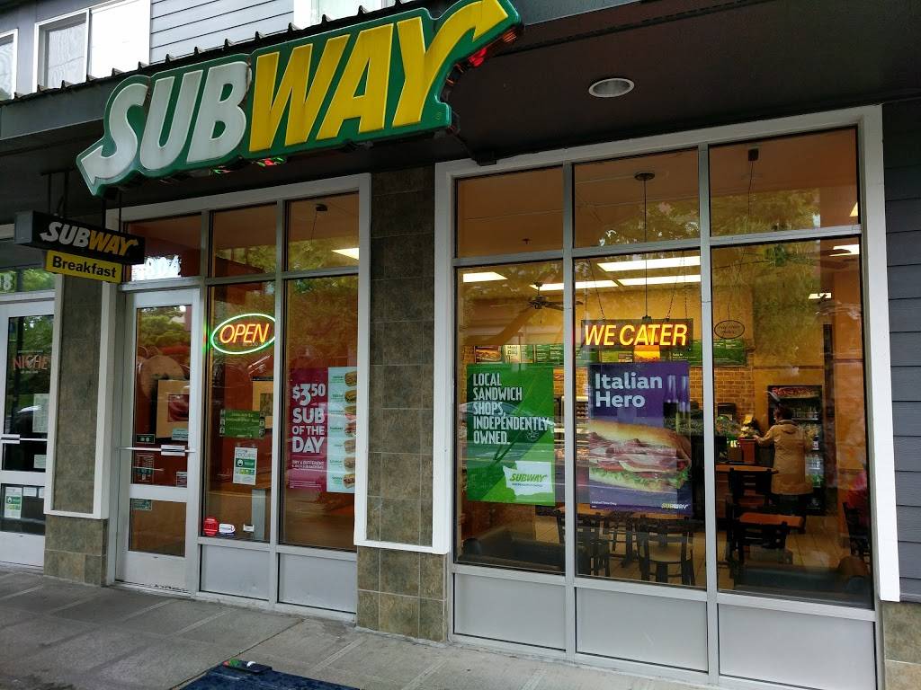 Subway | meal takeaway | 806 12th Ave, Seattle, WA 98122, USA | 2063282352 OR +1 206-328-2352