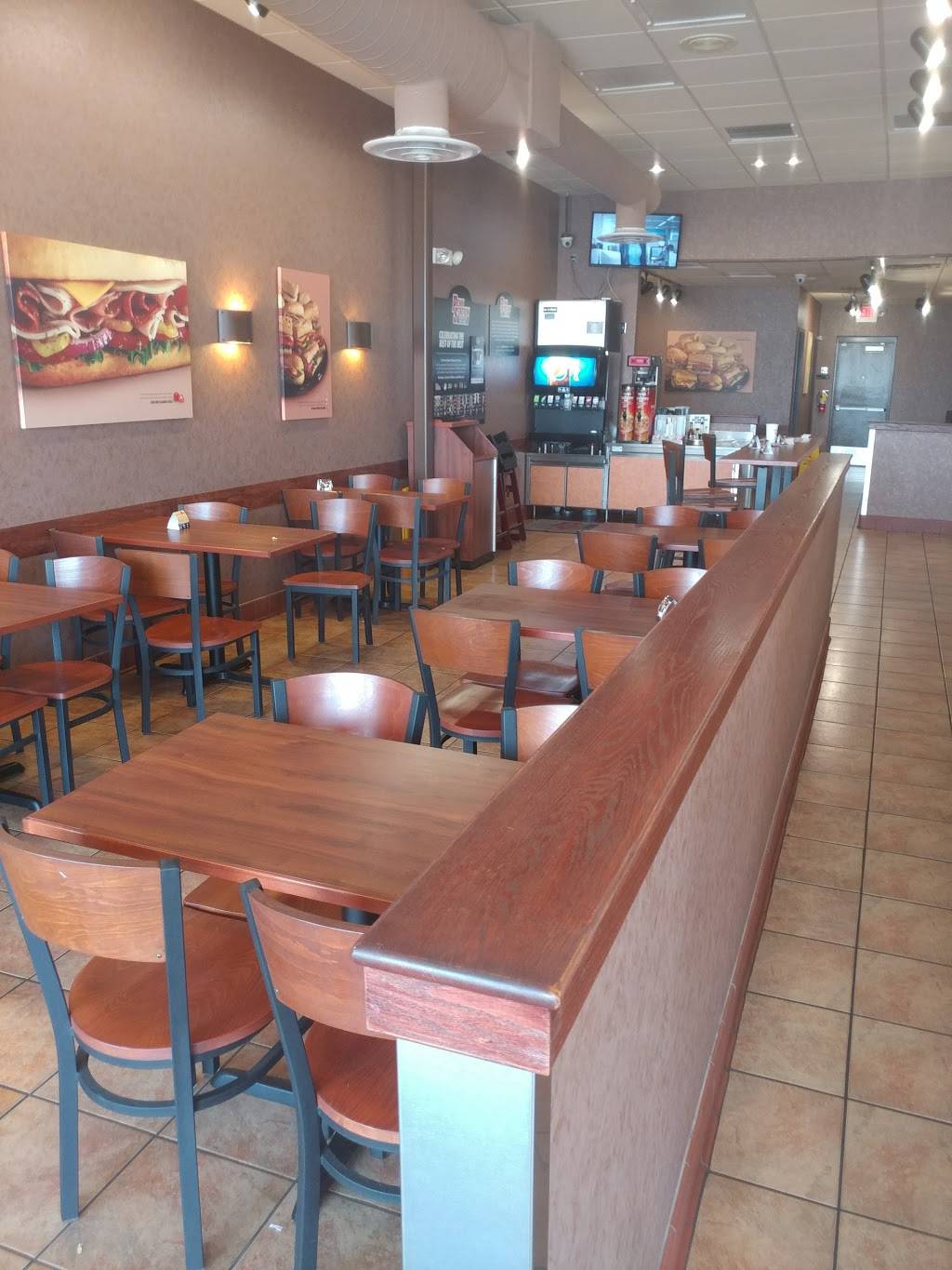 Penn Station East Coast Subs | restaurant | 651 Carlyle Ave, Belleville, IL 62221, USA | 6182777786 OR +1 618-277-7786