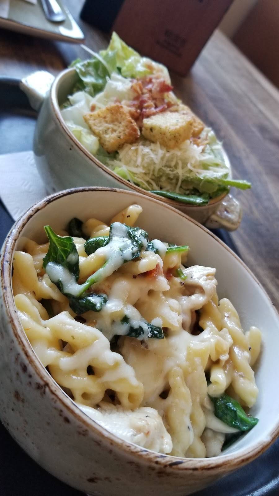 Kelseys Original Roadhouse | restaurant | 3549 Wyecroft Rd, Oakville, ON L6L 0B7, Canada | 9058259134 OR +1 905-825-9134