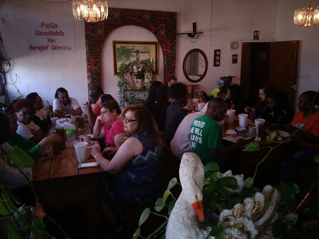 El Jacalito Restaurant | restaurant | 146 N Ww White Rd, San Antonio, TX 78219, USA | 2103339817 OR +1 210-333-9817