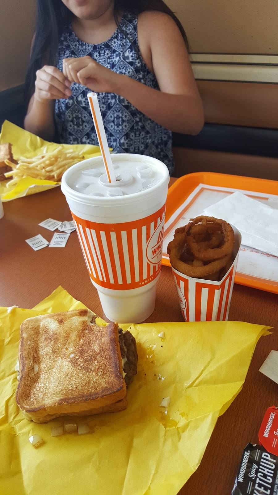 Whataburger | restaurant | 8214 Marbach Rd, San Antonio, TX 78227, USA | 2106734520 OR +1 210-673-4520