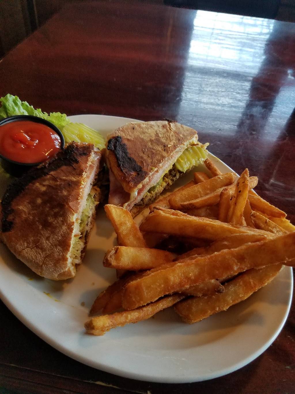 Toms on Grand | restaurant | 410 E Grand Ave, Wisconsin Rapids, WI 54494, USA | 7154232639 OR +1 715-423-2639