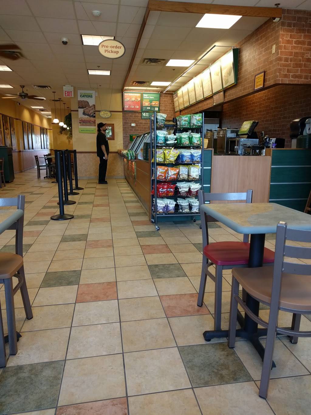 Subway | restaurant | 2325 Matheson Blvd E #2, Mississauga, ON L4W 5B3, Canada | 9056248822 OR +1 905-624-8822