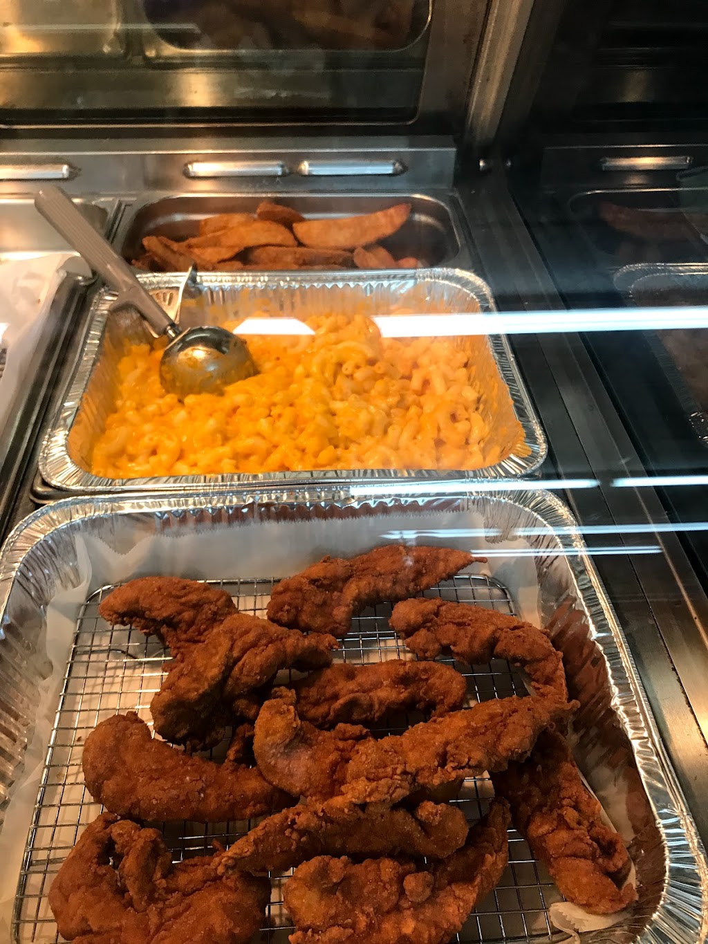 Quik-E Food Store & Fried Chicken | meal takeaway | 809 Court St, Appomattox, VA 24522, USA | 4343522115 OR +1 434-352-2115