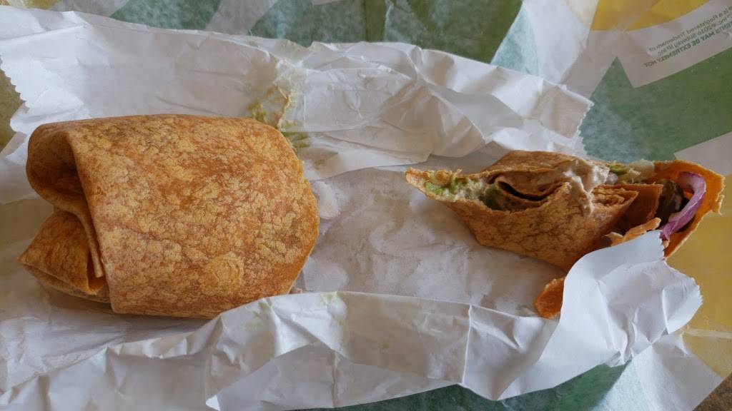 Subway Restaurants | restaurant | 3020 Skokie Hwy, Lake Bluff, IL 60044, USA | 8474732420 OR +1 847-473-2420