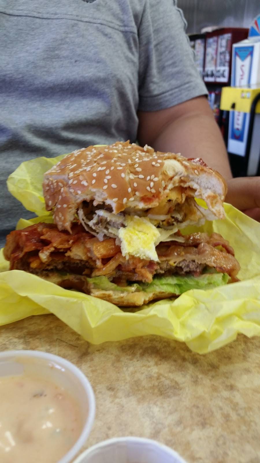 Hercules Burgers | restaurant | 2825 E Imperial Hwy, Lynwood, CA 90262, USA | 3106353641 OR +1 310-635-3641