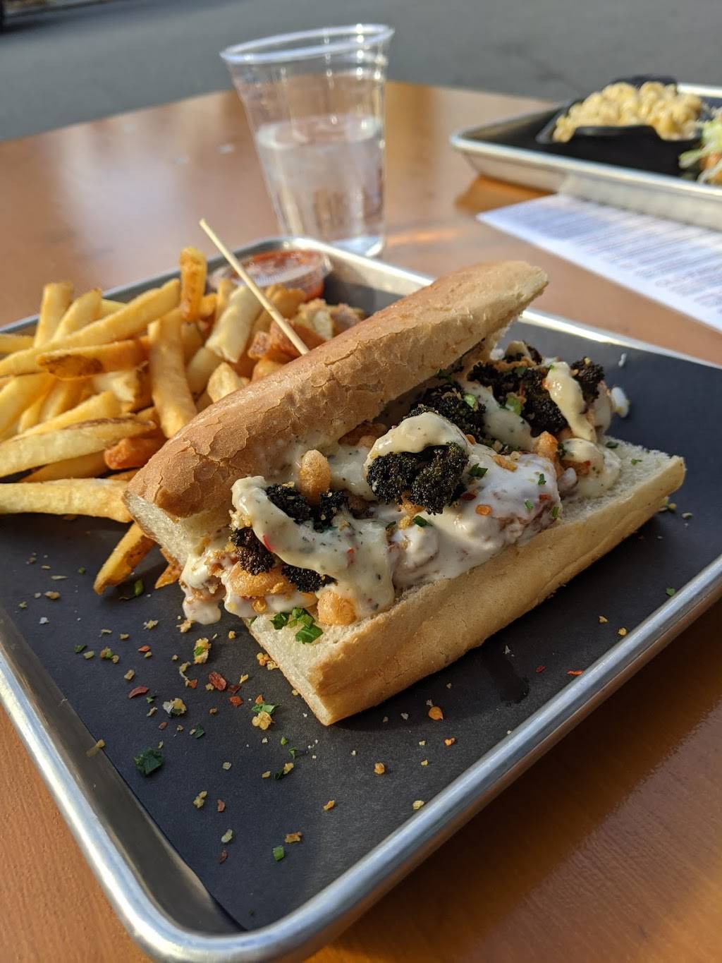 Chomp Kitchen and Drinks | restaurant | 117 Ives St, Providence, RI 02906, USA | 4015377556 OR +1 401-537-7556