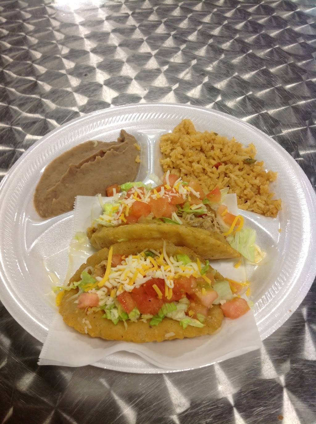 Las Tres Amigas | restaurant | 910 SE Military Dr, San Antonio, TX 78214, USA | 2103222835 OR +1 210-322-2835