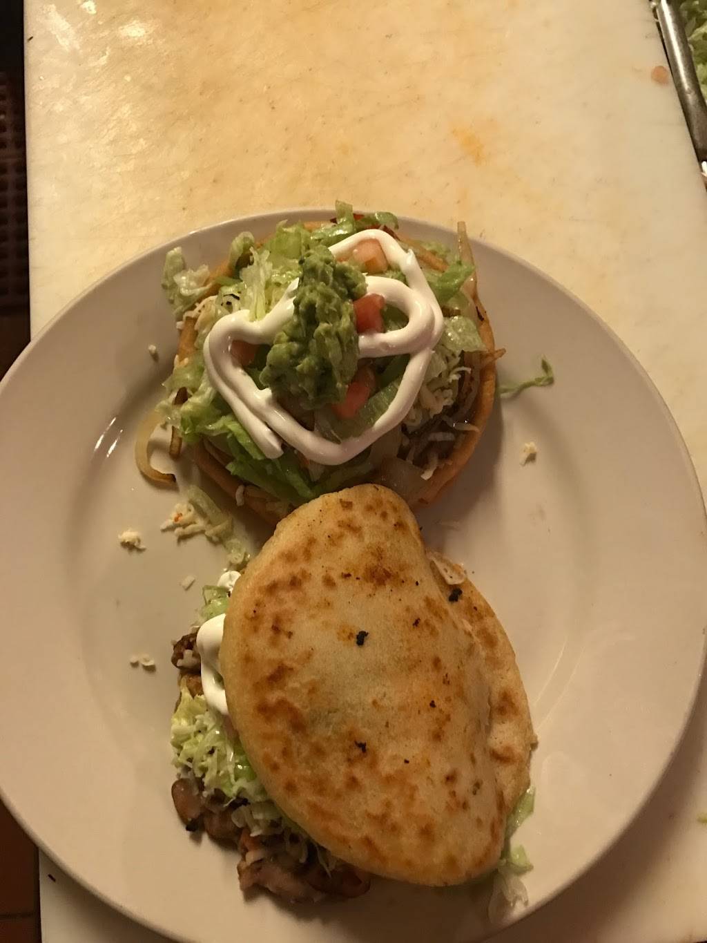 La Amistad Restaurant | restaurant | 1914 W Montrose Ave, Chicago, IL 60613, USA | 7738785800 OR +1 773-878-5800