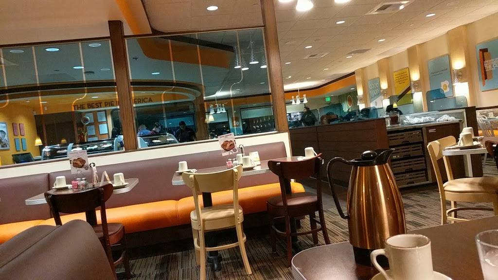 Village Inn | bakery | 6040 N Mesa St, El Paso, TX 79912, USA | 9155816329 OR +1 915-581-6329