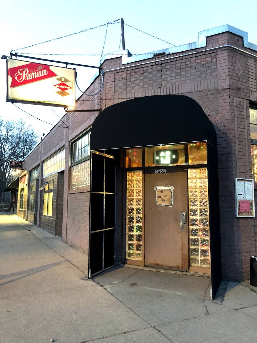 Bulls Horn Food and Drink | restaurant | 4563 S 34th Ave, Minneapolis, MN 55406, USA | 6122081378 OR +1 612-208-1378