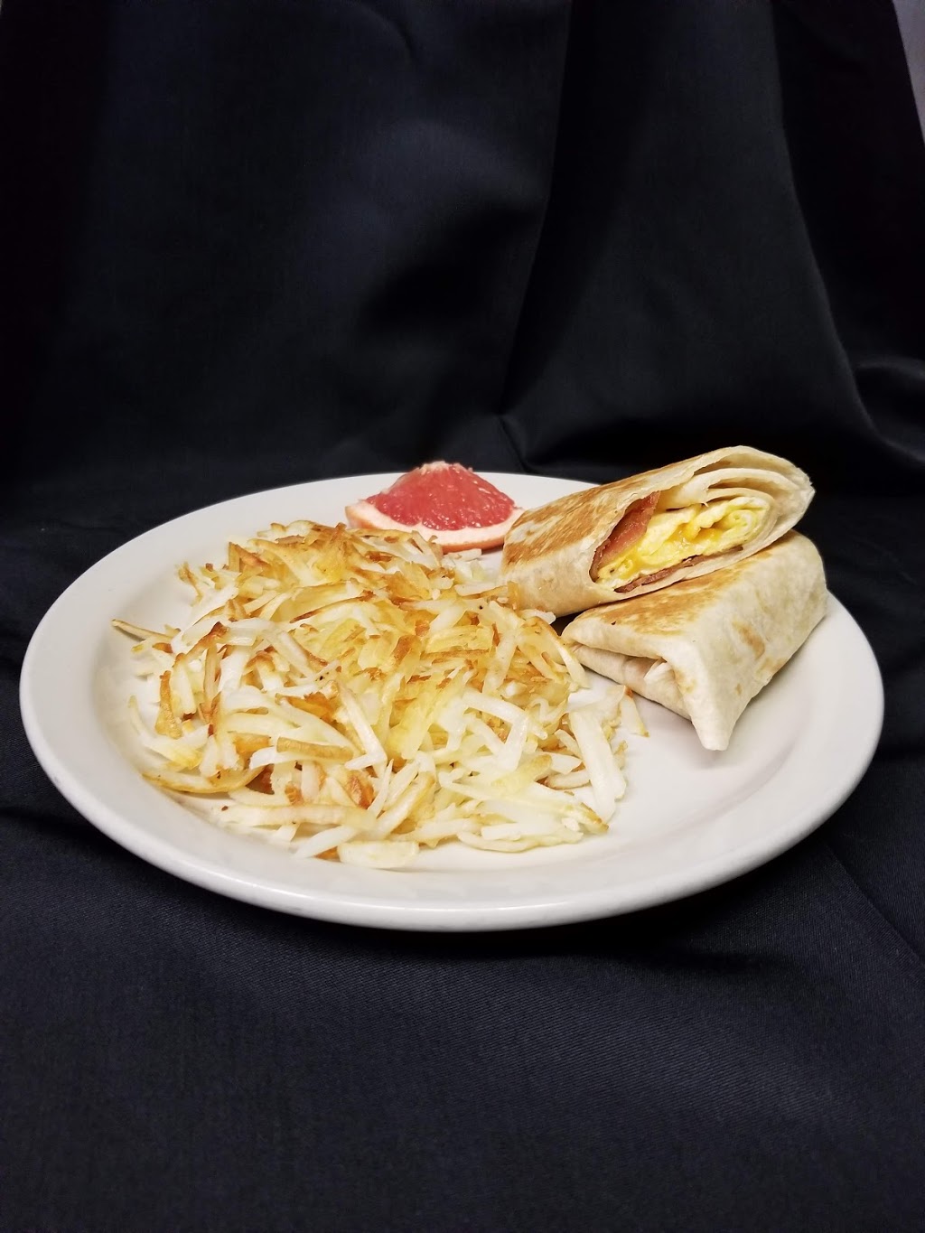 Bens Place | restaurant | 112 W Aurora St, Ironwood, MI 49938, USA | 9069325114 OR +1 906-932-5114