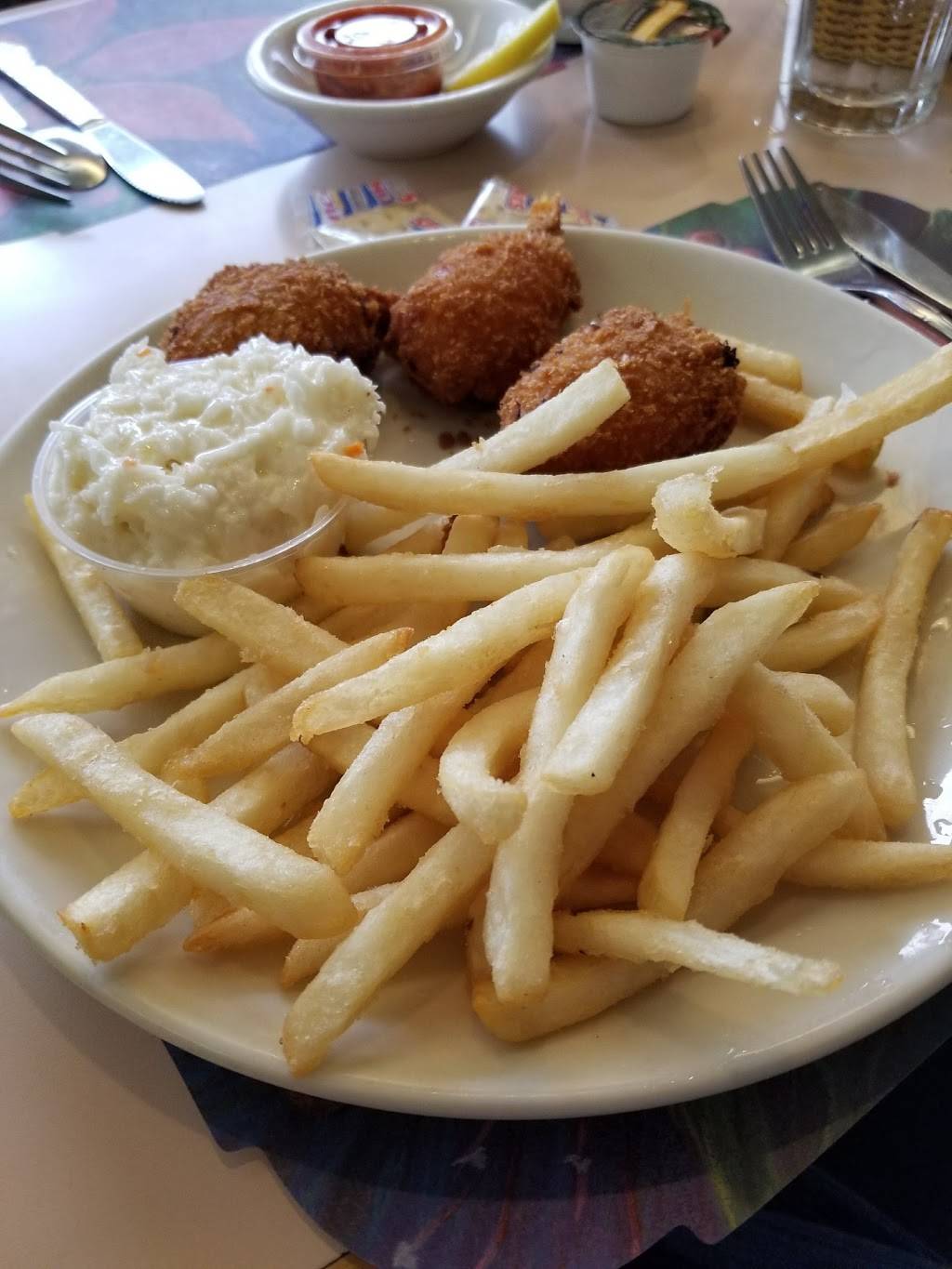 Omicron Family Restaurant | restaurant | 1505 S Main St, West Bend, WI 53095, USA | 2623350777 OR +1 262-335-0777