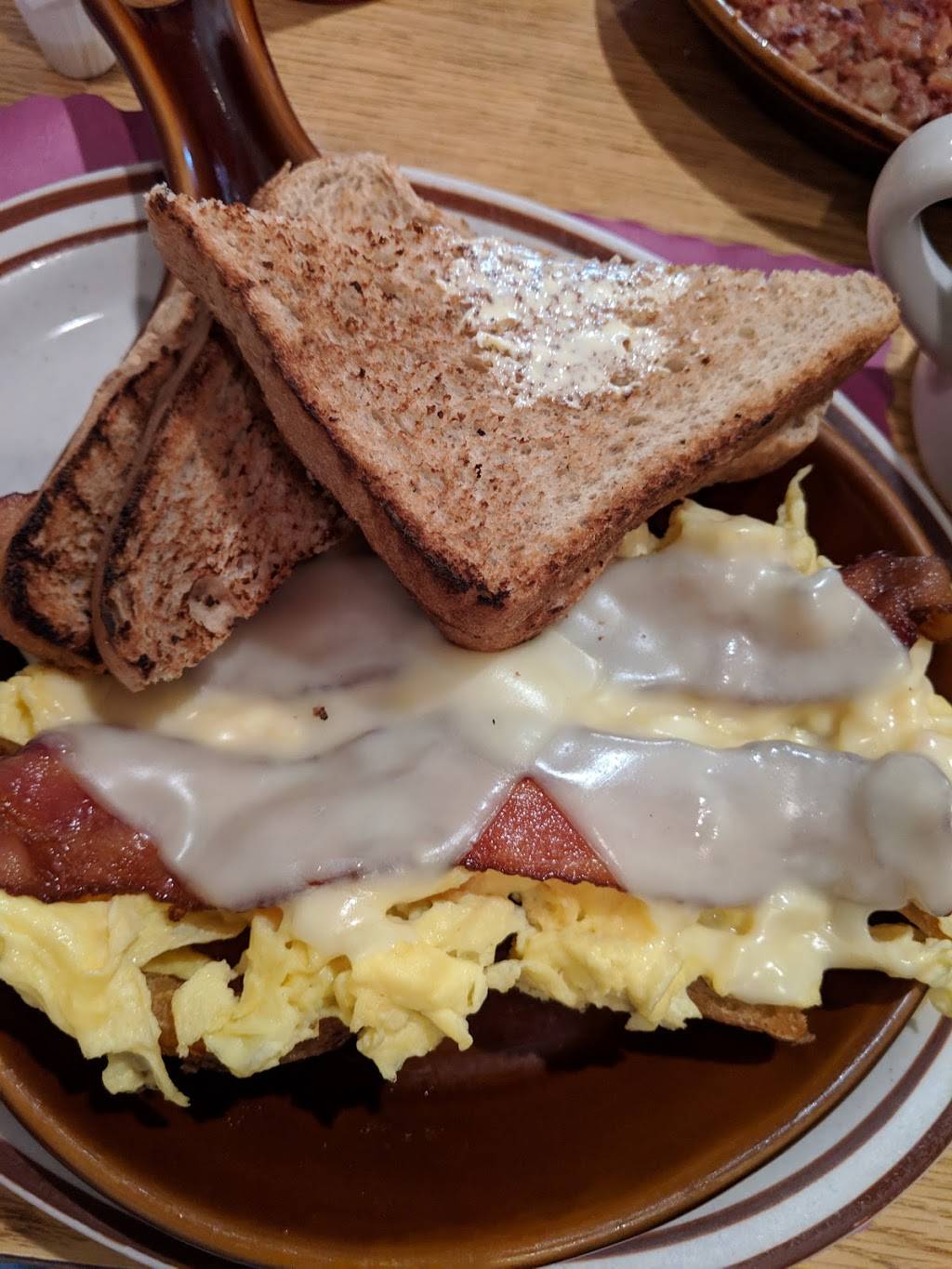 Newcomb Farms Family Restaurant | restaurant | 31 Beale St, Quincy, MA 02170, USA | 6174729641 OR +1 617-472-9641