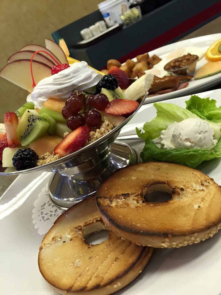 À La Belle Province | restaurant | 1280 Rue Daniel - Johnson O, Saint-Hyacinthe, QC J2S 7K7, Canada | 4502619559 OR +1 450-261-9559