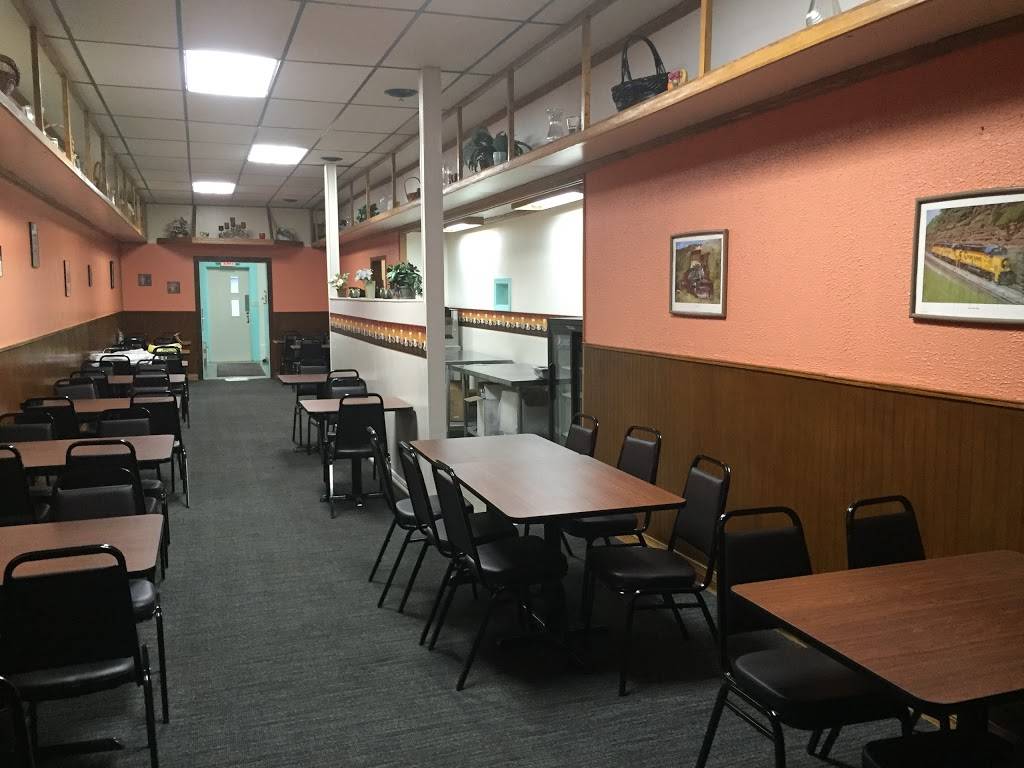 Garrett House Of Pancakes | restaurant | 114 S Randolph St, Garrett, IN 46738, USA | 2603575553 OR +1 260-357-5553