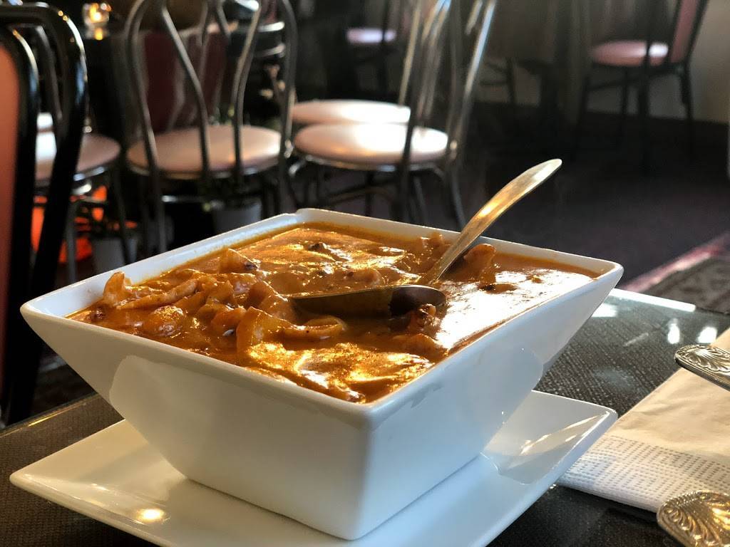 Silver Tray Thai | restaurant | 2101 N 45th St, Seattle, WA 98103, USA | 2066322300 OR +1 206-632-2300