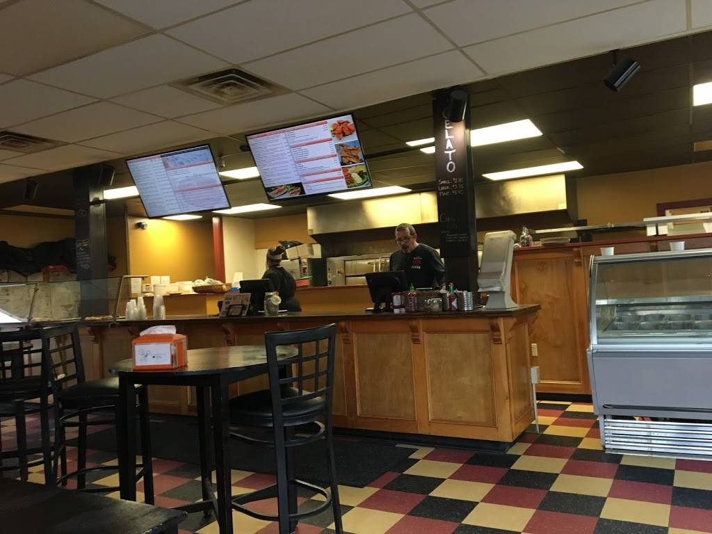 Hot Tomatoes Pizza | restaurant | 542 Tyler St, Pittsfield, MA 01201, USA | 4134436500 OR +1 413-443-6500