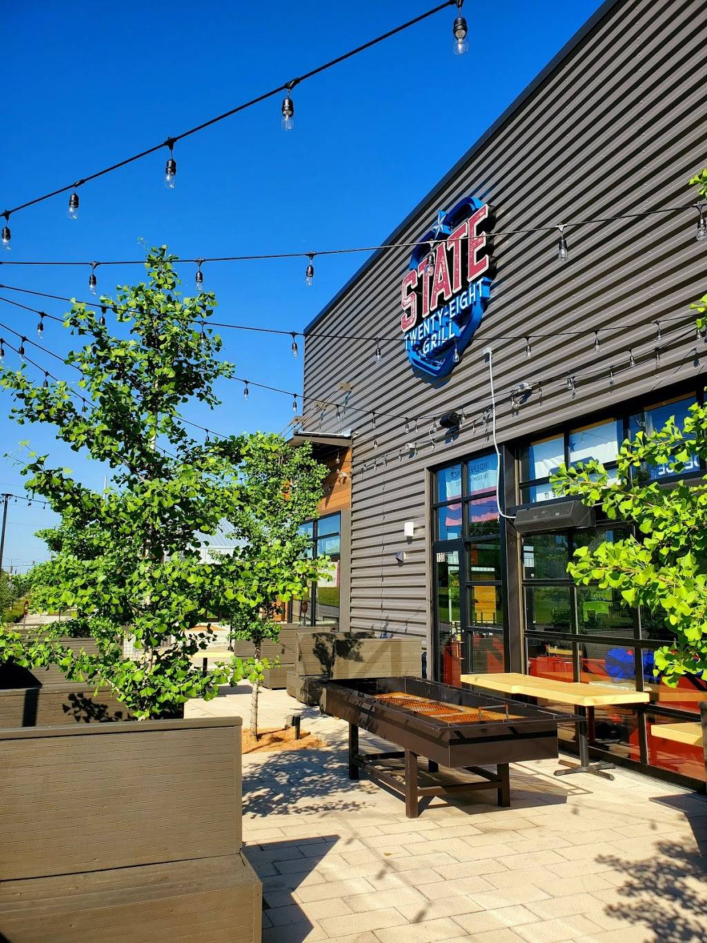 State 28 Grill | restaurant | 2427 W Mockingbird Ln Suite 130, Dallas, TX 75235, USA | 2149972828 OR +1 214-997-2828