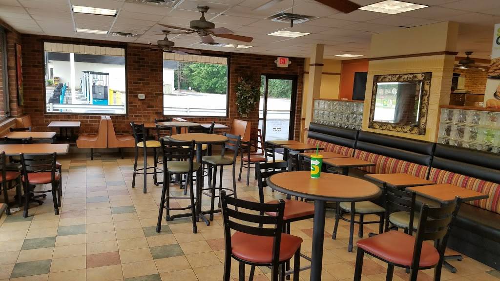 Subway | restaurant | 13901 US-29, Chatham, VA 24531, USA | 4344321544 OR +1 434-432-1544