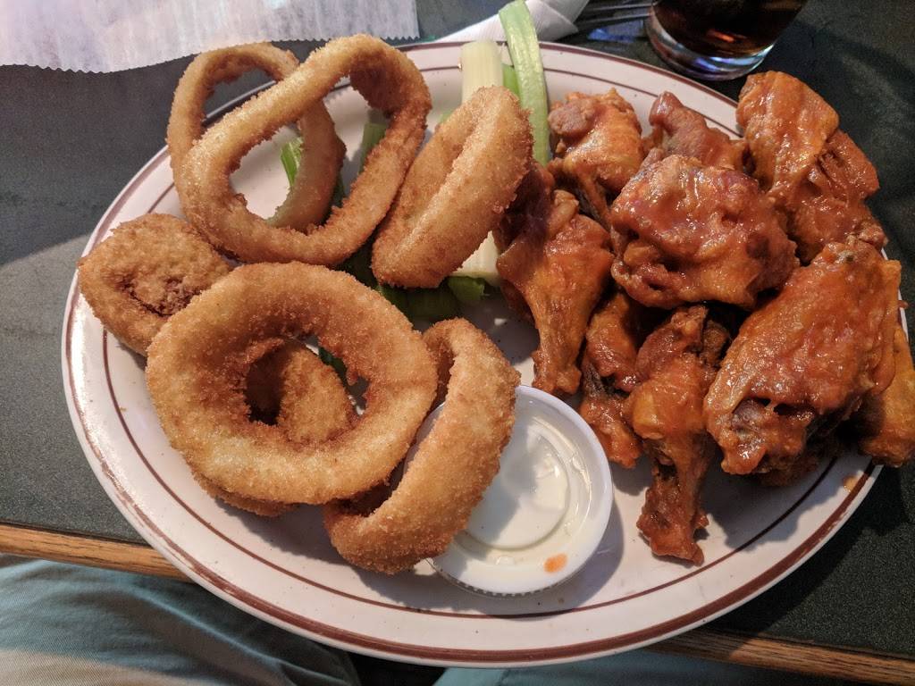Buffs Pub | meal takeaway | 317 Washington St, Newton, MA 02458, USA | 6173329134 OR +1 617-332-9134
