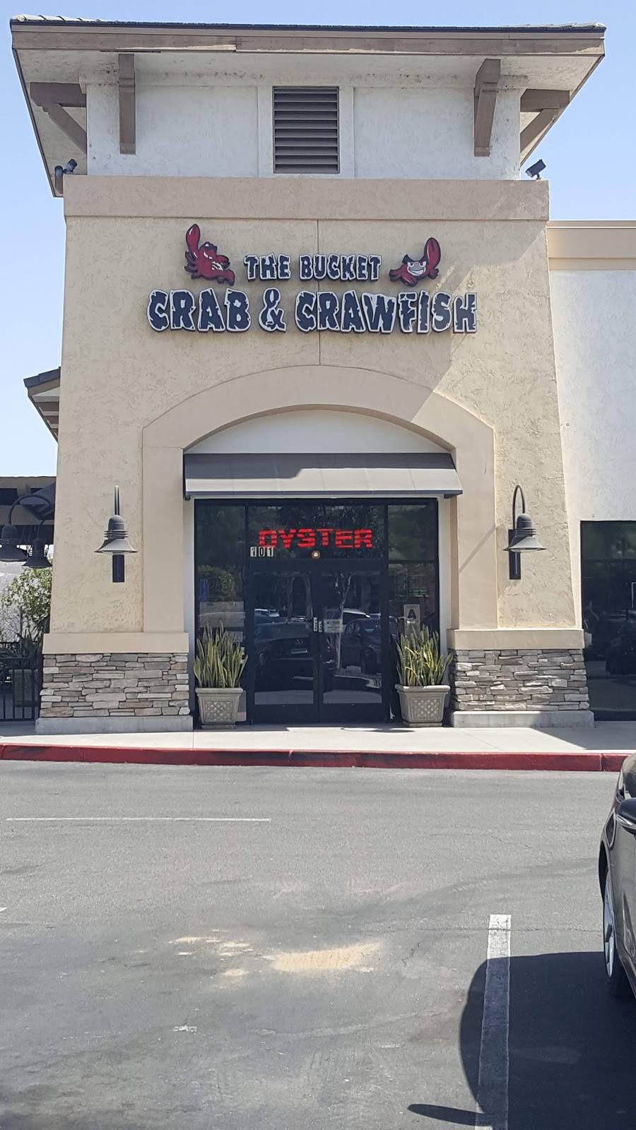 The Bucket Crab & Crawfish | restaurant | 2279 Eagle Glen Pkwy, Corona, CA 92883, USA | 9515499700 OR +1 951-549-9700