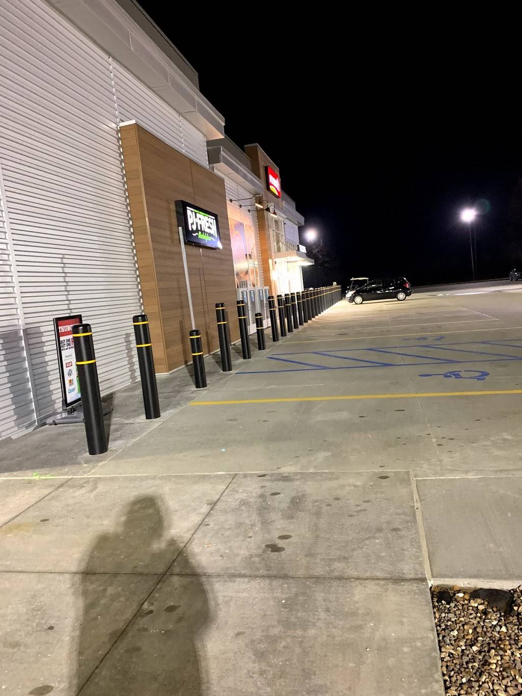 Flying J Travel Center | restaurant | 703 MO-80, Matthews, MO 63867, USA | 5734723336 OR +1 573-472-3336