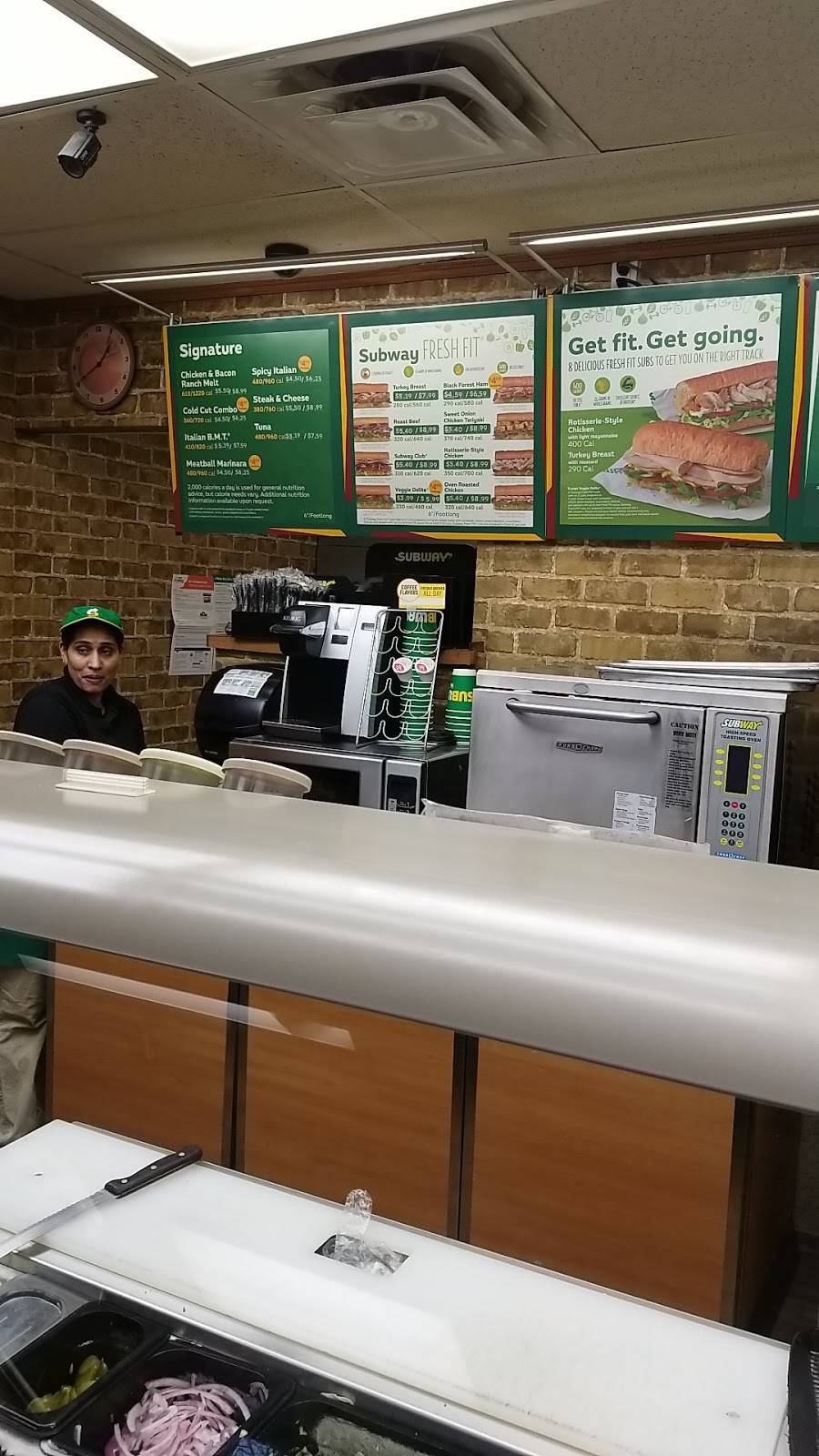 Subway Restaurants | restaurant | 679 Franklin Ave, Franklin Square, NY 11010, USA | 5168255191 OR +1 516-825-5191