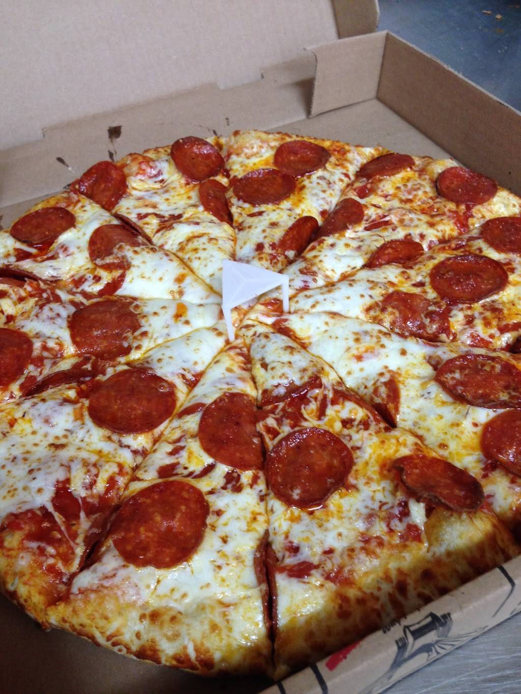 Free Topping Pizza | restaurant | 210 King St E, Bowmanville, ON L1C 1P3, Canada | 9056972002 OR +1 905-697-2002