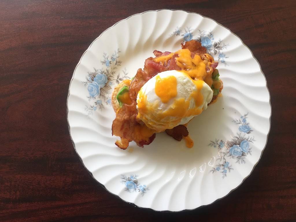 Isabellas Boutique Restaurant | restaurant | 2066 Queen St E, Toronto, ON M4E 1C9, Canada | 4166995050 OR +1 416-699-5050