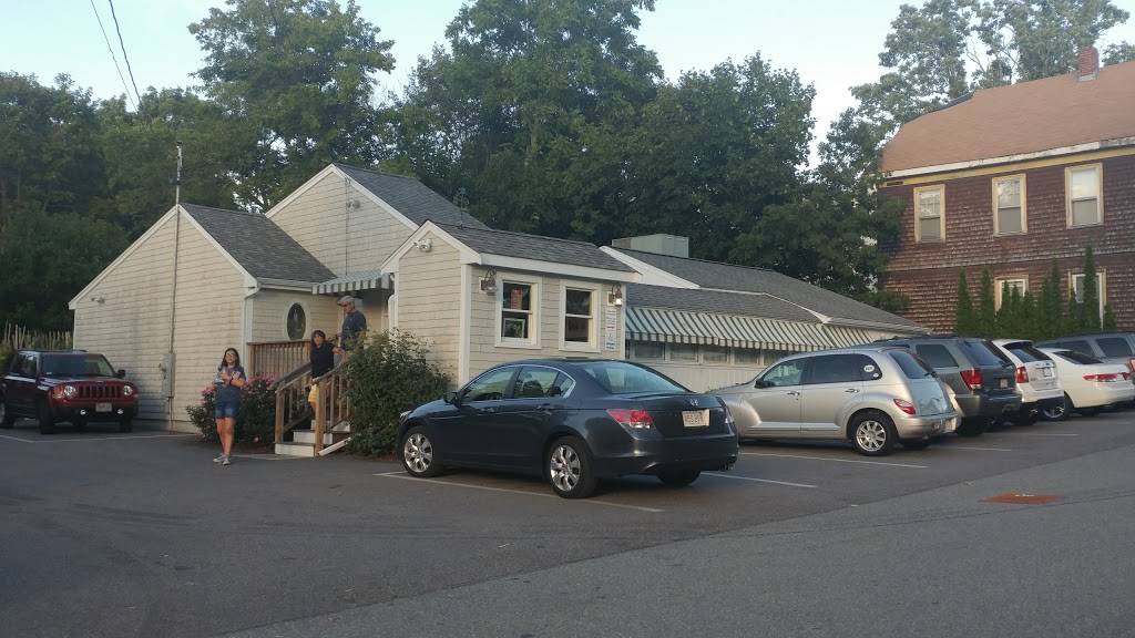 Blue Point | restaurant | 6 Dayton St, Acushnet, MA 02743, USA | 5089959600 OR +1 508-995-9600