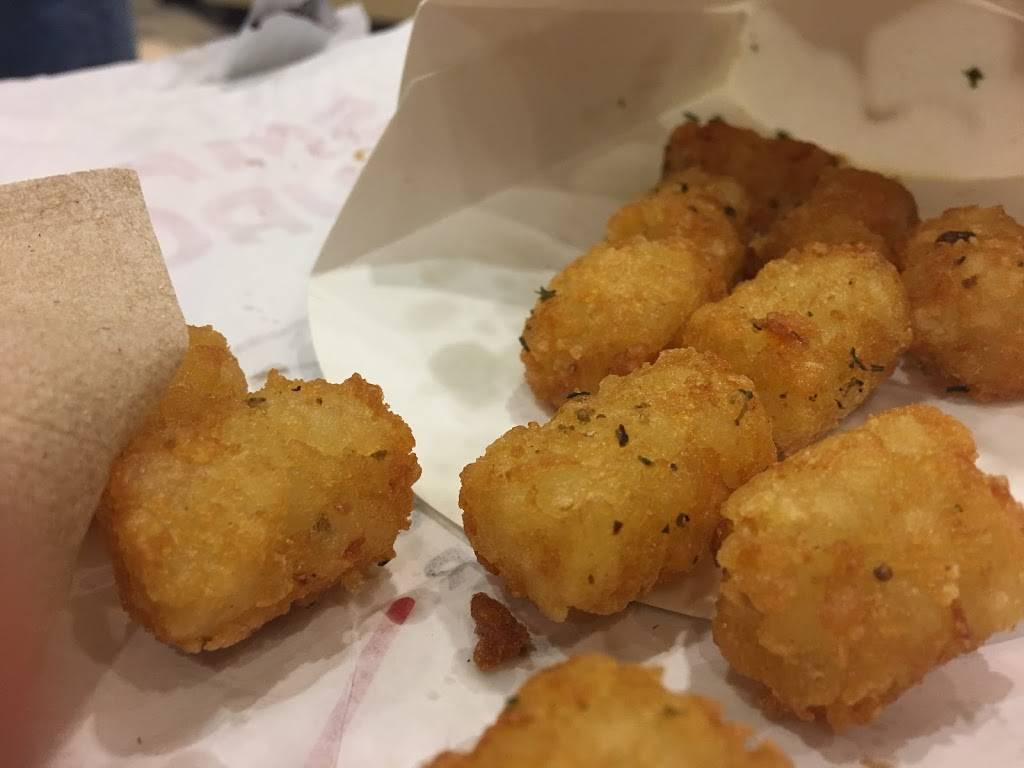 Smashburger | restaurant | 8000 Essington Ave Terminal A West, Philadelphia, PA 19153, USA | 3036331500 OR +1 303-633-1500