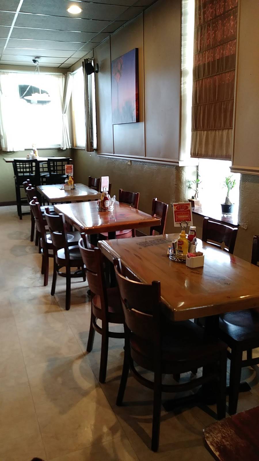 Keyhole Eatery & Dessert Bar | restaurant | 18 Pike St, Bromley, KY 41016, USA | 8599165876 OR +1 859-916-5876