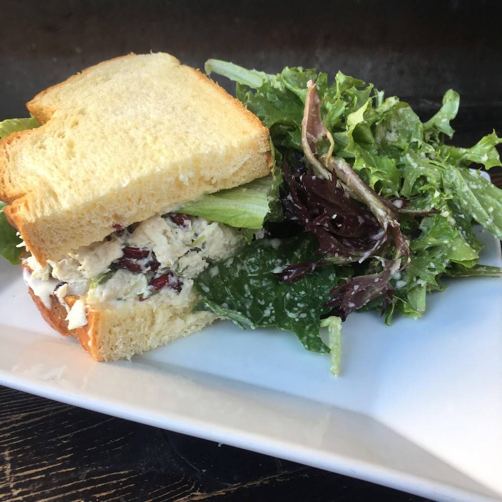 The Confident Rabbit | restaurant | 309 William St, Fredericksburg, VA 22401, USA | 5403719999 OR +1 540-371-9999