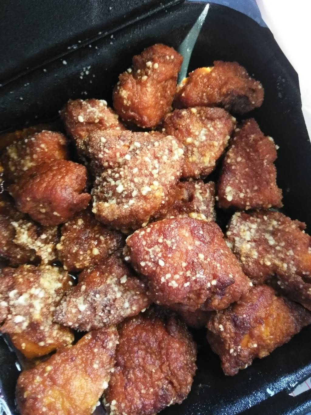 Wings Xpress | restaurant | 1911 E Bearss Ave, Tampa, FL 33613, USA | 8139714141 OR +1 813-971-4141