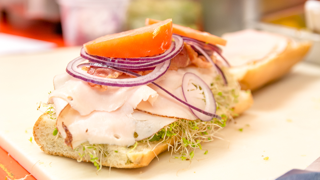 Luigis Italian Delicatessen | restaurant | 2709 Clayton Rd, Concord, CA 94519, USA | 9258252030 OR +1 925-825-2030