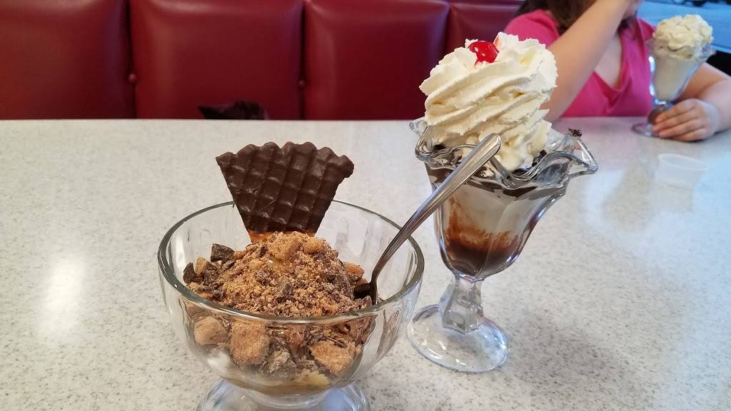 Oberweis Ice Cream and Dairy Store | restaurant | 840 N Kinzie Ave Unit F, Bradley, IL 60915, USA | 8159324666 OR +1 815-932-4666