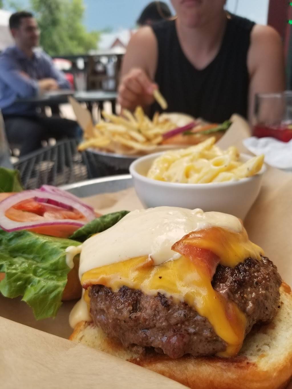 Finleys Pub | restaurant | 2019, 375 S Pearl St, Denver, CO 80209, USA | 3032824790 OR +1 303-282-4790