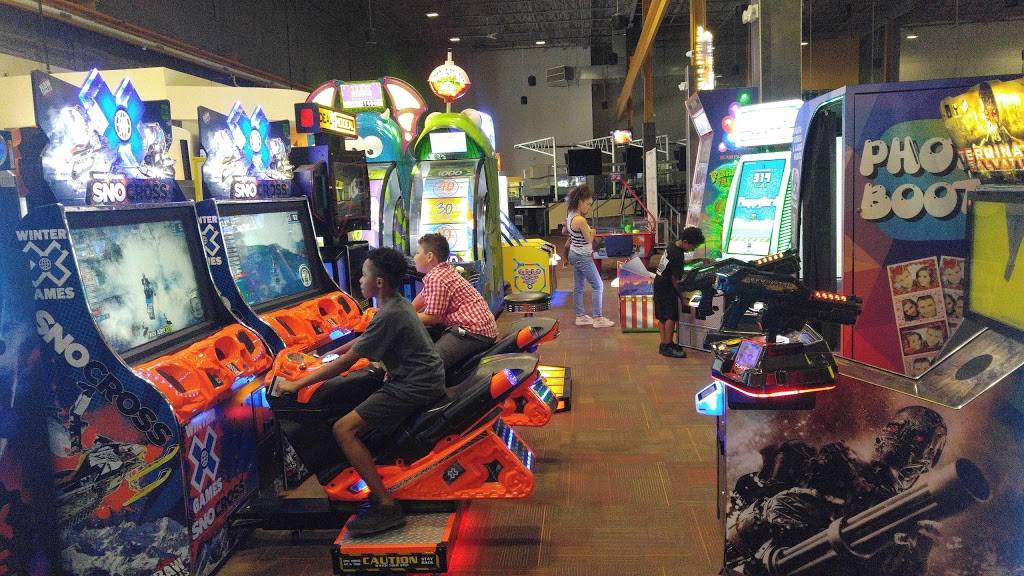 Crystal Bees | night club | 240 Spring St, Southington, CT 06489, USA | 8602762337 OR +1 860-276-2337