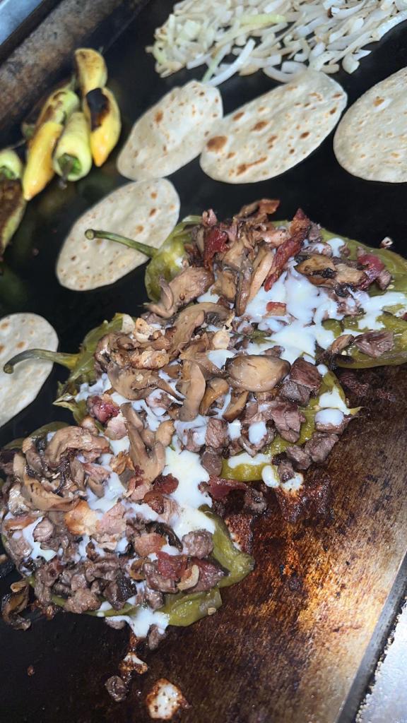 El Vagabundo Tacos y Hotdogs | restaurant | 5401 S Nogales Hwy, Tucson, AZ 85706, USA | 5203320188 OR +1 520-332-0188