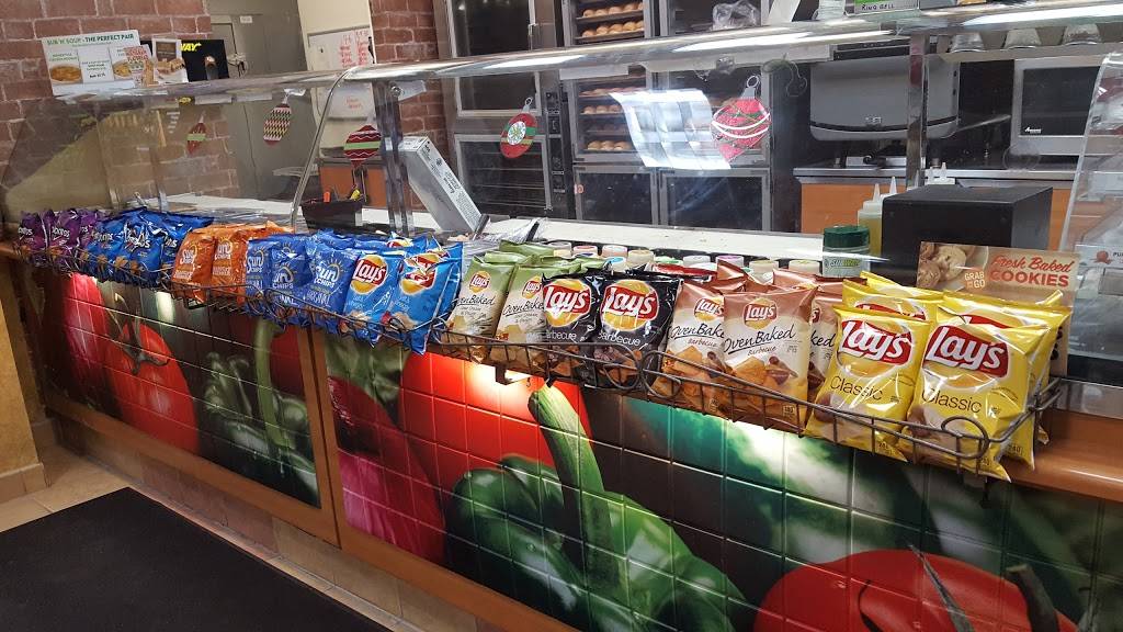 Subway | restaurant | 330 Connecticut Ave, Norwalk, CT 06854, USA | 2038318252 OR +1 203-831-8252