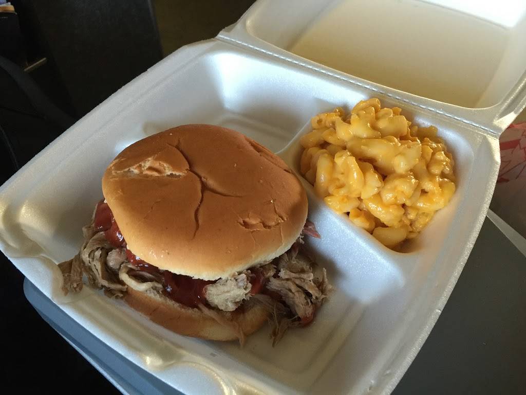 Swetts | restaurant | 1 Terminal Dr, Nashville, TN 37214, USA | 6152754332 OR +1 615-275-4332