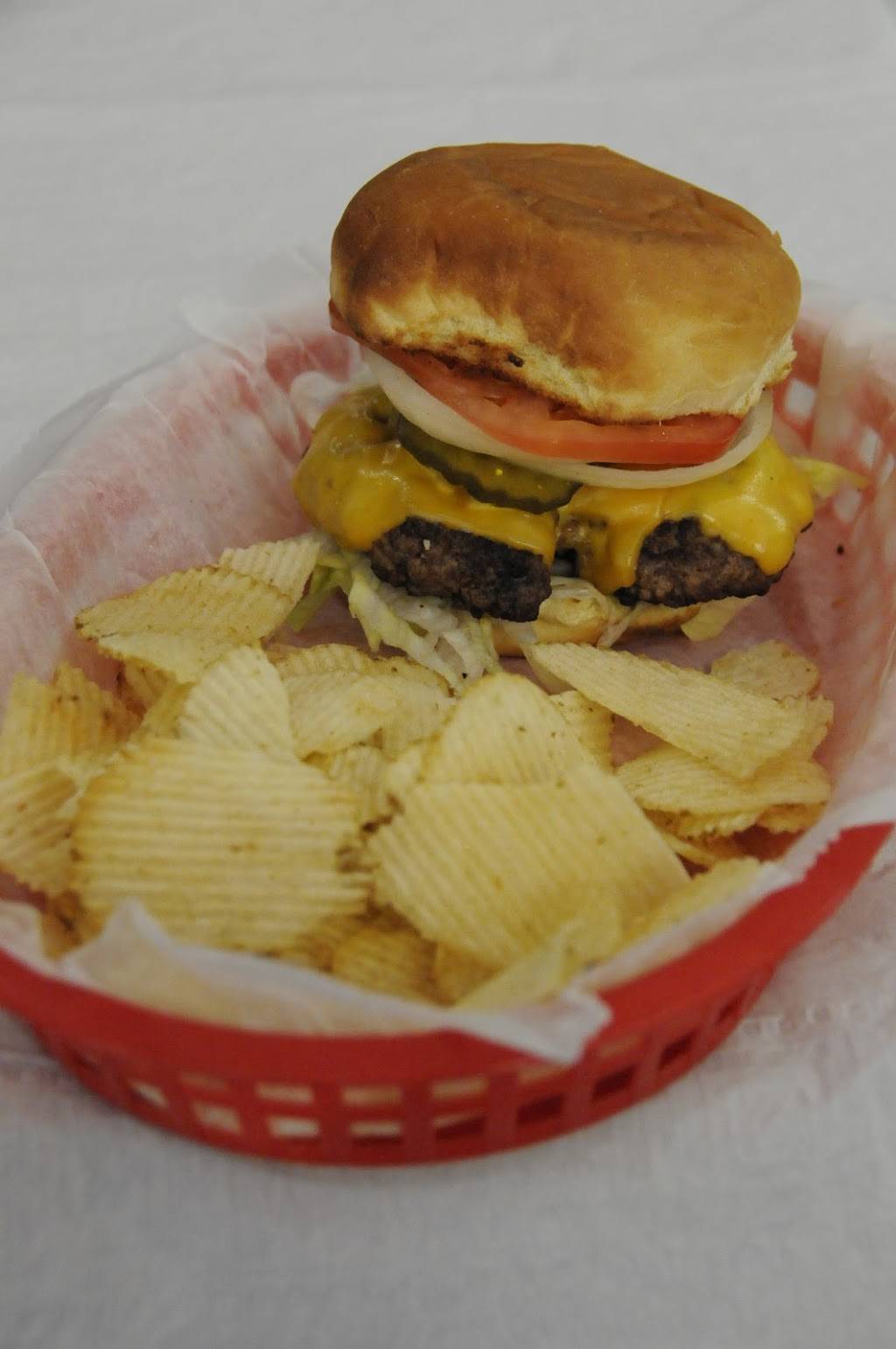 Fatbobs Roadhouse Diner | restaurant | 4924 MacCorkle Ave SW, South Charleston, WV 25309, United States | 3047681600 OR +1 304-768-1600