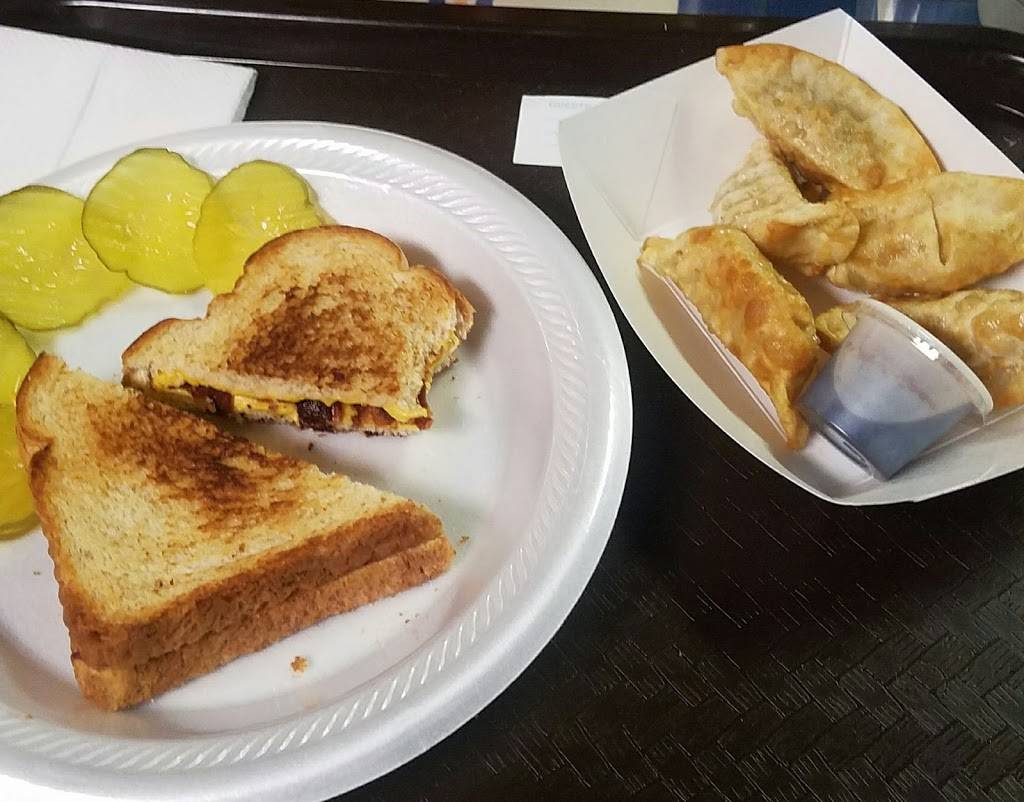 Js Burgers N More | restaurant | 905 Throckmorton St, Fort Worth, TX 76102, USA | 8173325609 OR +1 817-332-5609