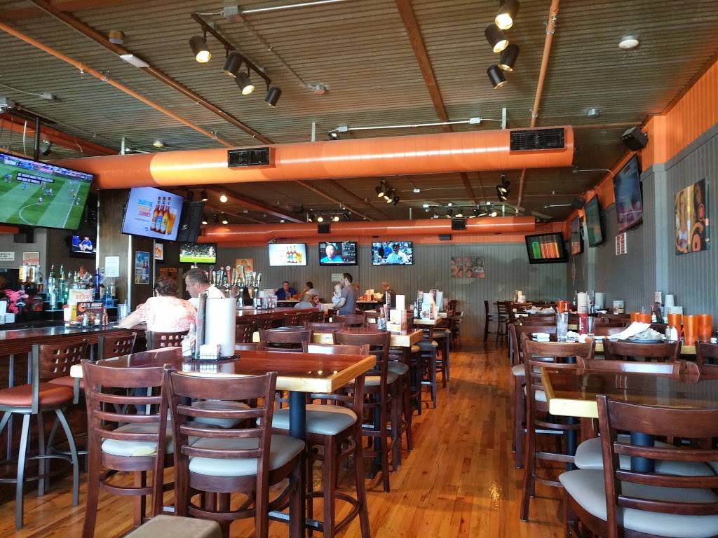 Hooters | meal takeaway | 10620 Metcalf Ln, Overland Park, KS 66212, USA | 9133814668 OR +1 913-381-4668