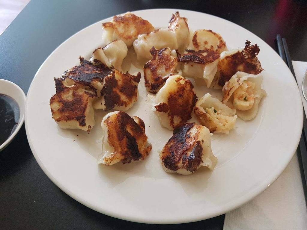 Ai Dumpling | restaurant | 6592 Avenue Somerled, Montréal, QC H4V 1S9, Canada | 5143691777 OR +1 514-369-1777