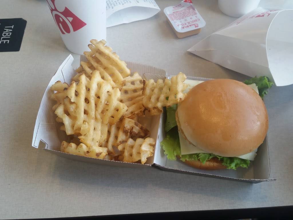 Chick-fil-A | restaurant | 2013 Lynnhaven Pkwy, Virginia Beach, VA 23456, USA | 7574714495 OR +1 757-471-4495